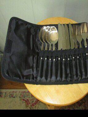 MOSSY OAK Stainless Flatware w/Case